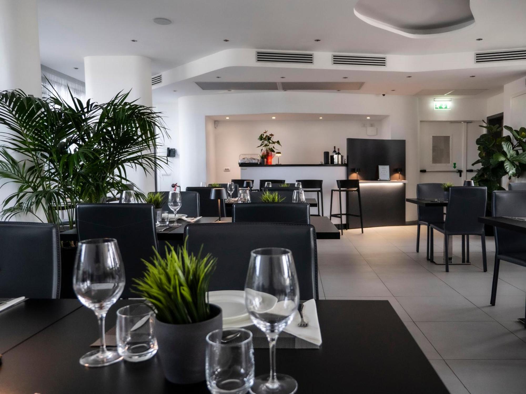 Loto Business Hotel — Fotografii 1